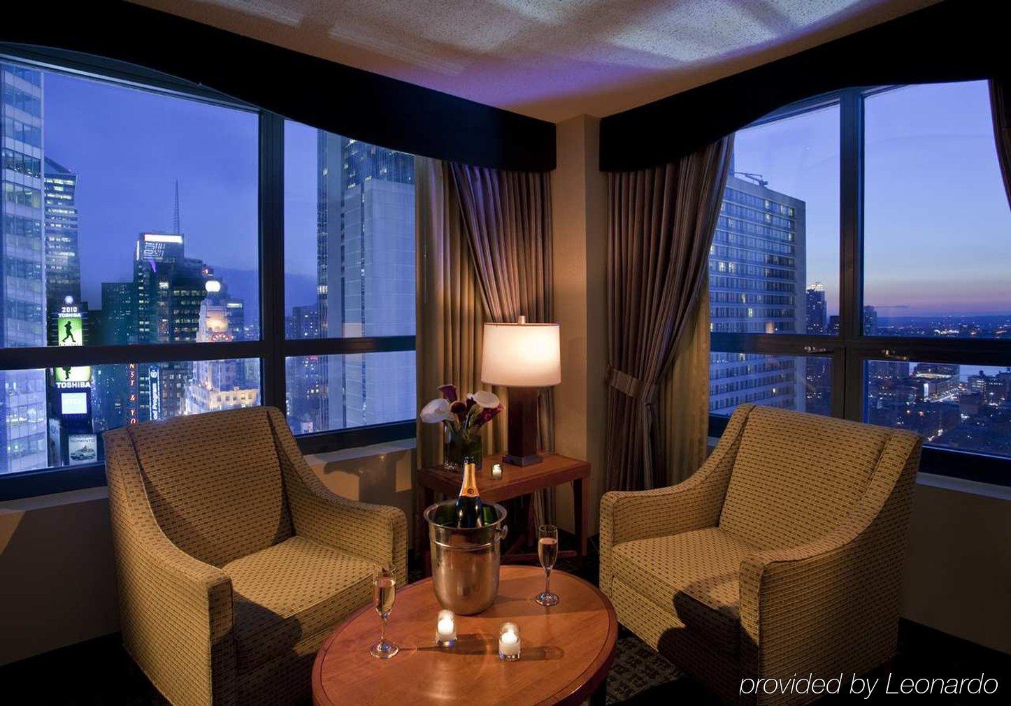 Doubletree Suites By Hilton Nyc - Times Square New York Exteriér fotografie